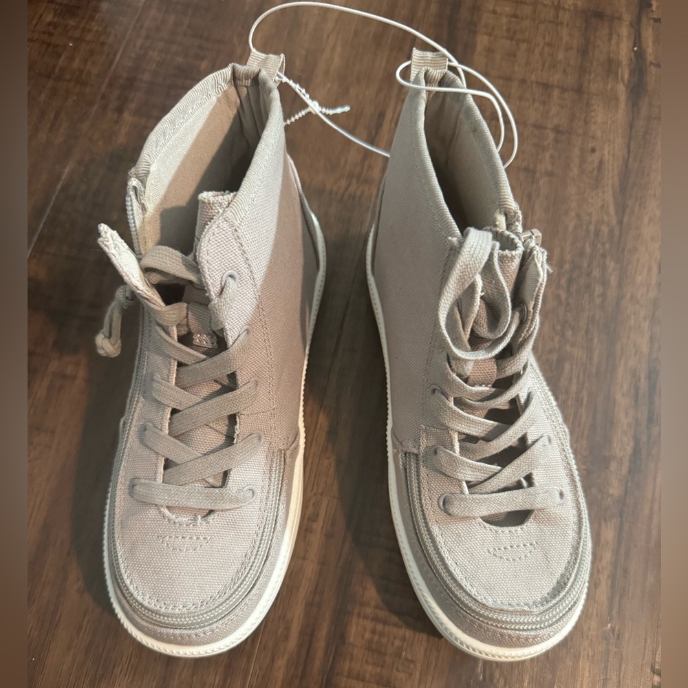 Billy Footwear,  🆕NWOT Sz 2